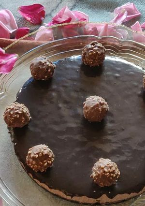 A picture of Nutella, hazelnut cake.