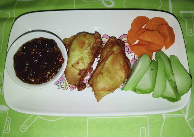 145. Ayam Goreng, Lalapan & Sambal Terasi by Uliz Kirei