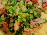 Una foto de atun en cubos