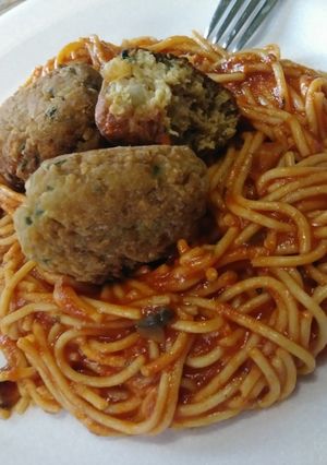 Una foto de Spaghetti integral con albóndigas de pavo
