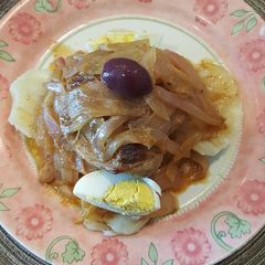 A picture of Chicken Escabeche.