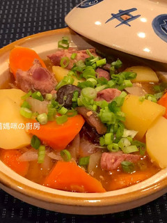 韓式馬鈴薯排骨湯 的食譜成品照片