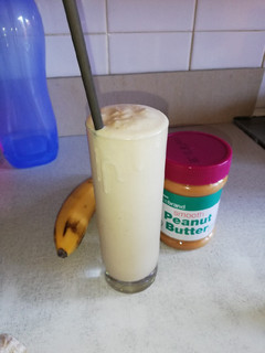 A picture of Brunch smoothie 🍌 and 🥜 butter.