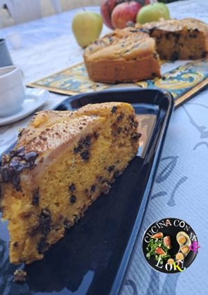 Foto di TORTA DI ZUCCA E MELE con gocce di cioccolato 🍫!😋