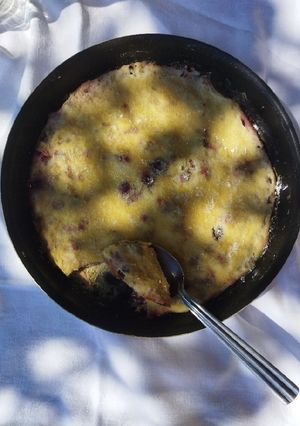 Une photo de Clafoutis léger à la poêle 🍒
