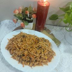 A picture of Chicken schezwan udon noodles.