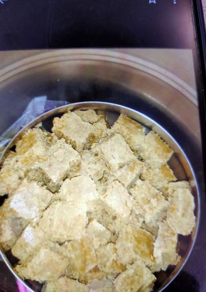 तिल्ली की बर्फी (Tilli ki barfi recipe in hindi) रेसिपी मुख्य फोटो