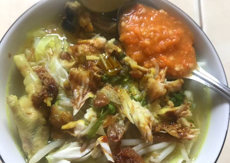 Bagaimana Menyiapkan Soto ayam ceker yang Enak Banget