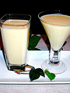 Una foto de Mousse de plátano y piña