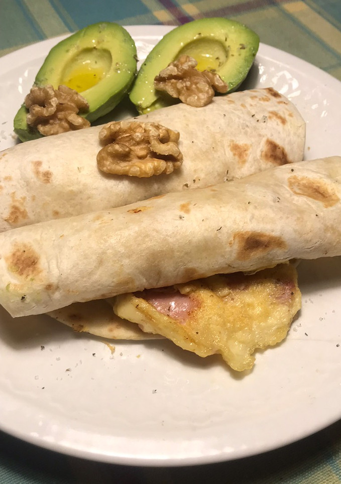 Una foto de Mini wraps con tortilla de york y queso