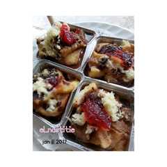 A picture of Puding roti tawar kukus.