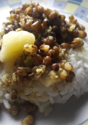 मुगा च घूट (mugacha ghut recipe in marathi) रेसिपी चे मुख्य फोटो 