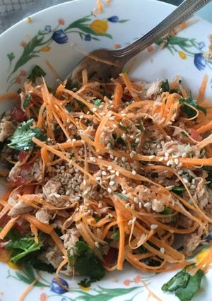 Una foto de Fideos de zanahoria con atún a la mexicana