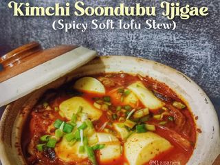 Kimchi Soondubu Jjigae (Spicy Soft Tofu Stew) 🇰🇷