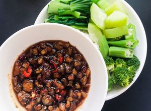 Hình của món Tóp mỡ kho quẹt.