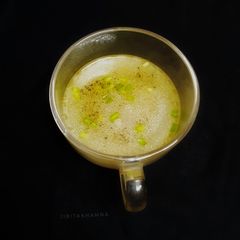 A picture of Chicken clear soup.