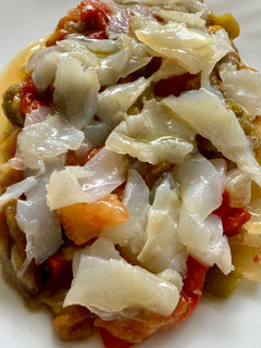 Una foto de Escalivada con bacalao ahumado