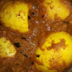 A picture of Egg curry.