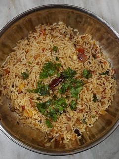 பூண்டு மிளகு சாதம்(Poondu milagu sadam recipe in tamil) செய்முறை முக்கிய புகைப்படம்