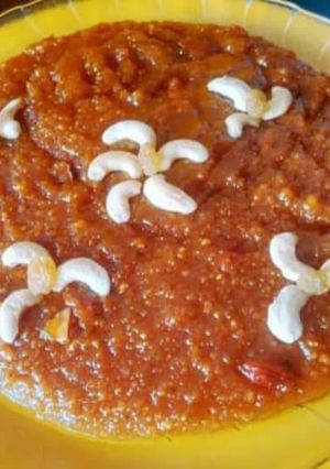 A picture of Moong daal halwa.