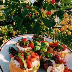 A picture of Bruschetta with cherry and ricotta ♥️.