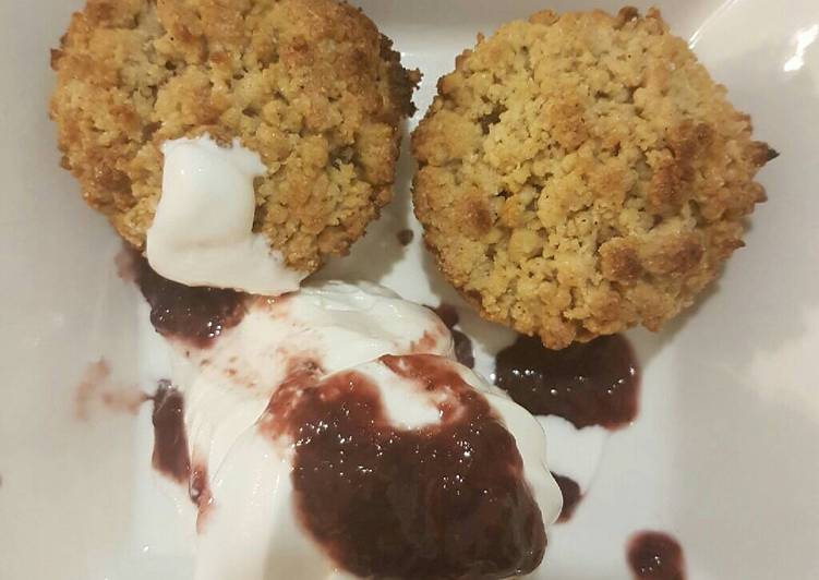 Simple Way to Prepare Favorite Apple crumble with vanilla ice cream and cranberry sauce