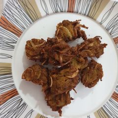 A picture of Daal or hari pyaz ke pakore.