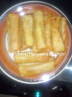 A picture of Spring rolls.
