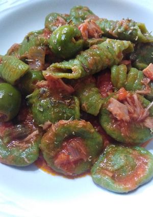Foto di Garganelli e orecchiette di bieta con sugo alla pizzaiola