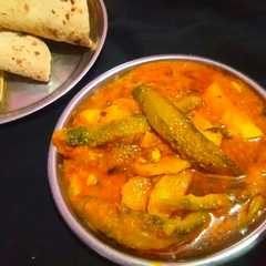 करेला मसाला ग्रेवी (Karela masala gravy recipe in hindi)-レシピのメイン写真