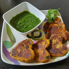 A picture of Sindhi aloo Pattice.