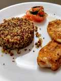 Tilapia a la plancha y quinoa multicolor