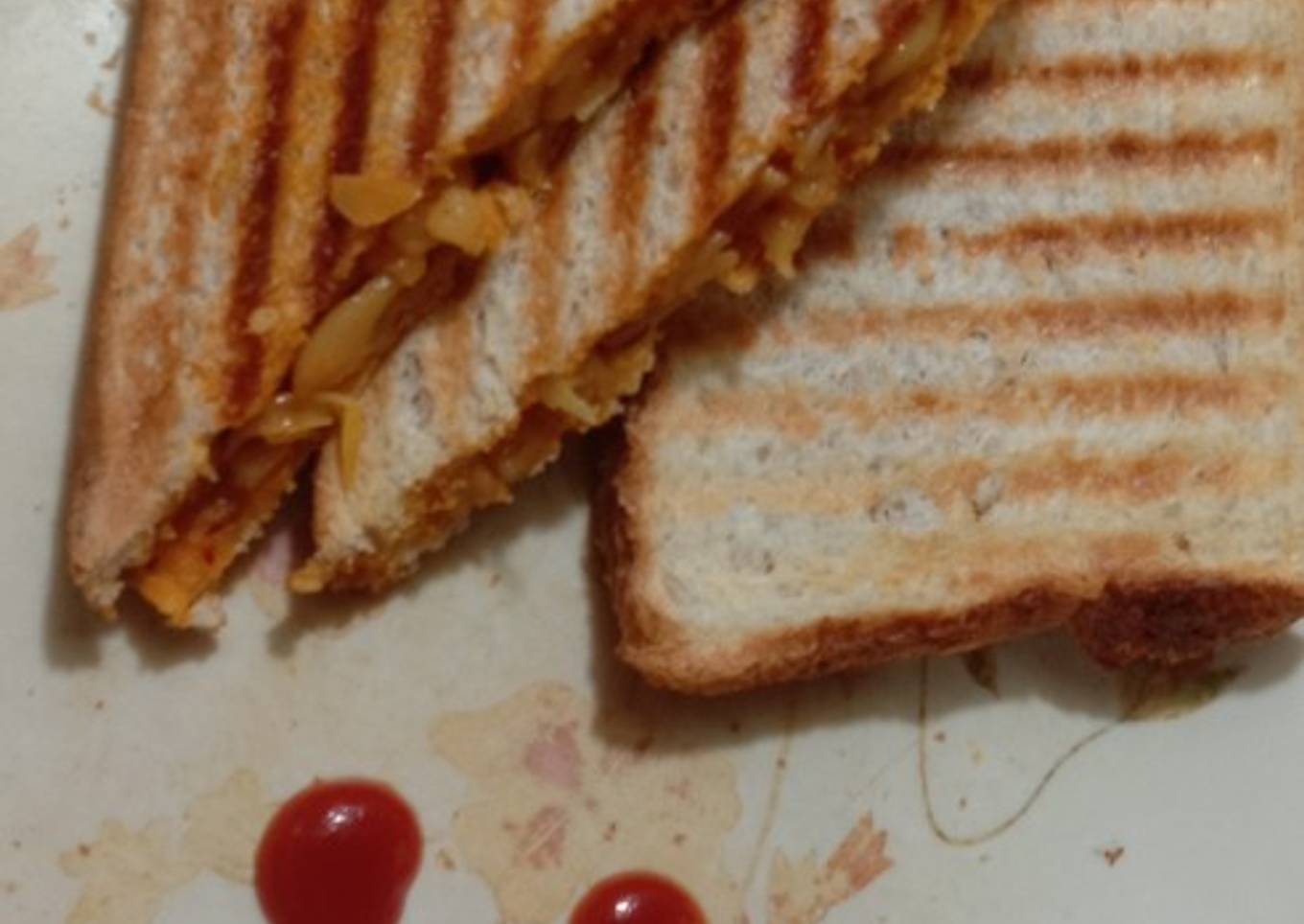 Pasta toast