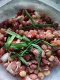 Ensalada de garbanzos y habichuelas rosadas