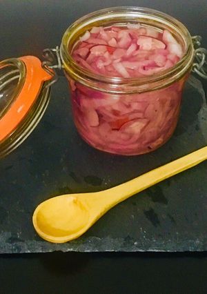 Una foto de Encurtido de Cebolla y Ají 👨🍳