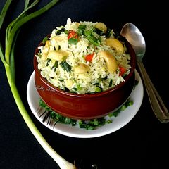 A picture of Winter special fresh green garlic pulao.