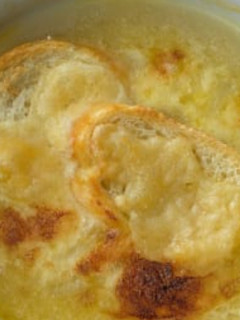 Una foto de Sopa de Cebolla