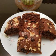 A picture of Chocolate walnut brownies.