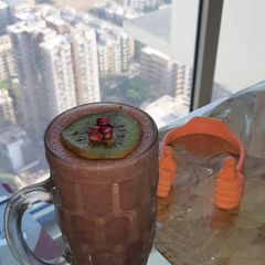 Pomegranate & Kiwi smoothie A picture of Pomegranate & Kiwi smoothie.