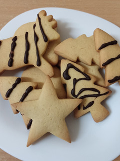 Una foto de Galletas de mantequilla con chocolate 🍫😋