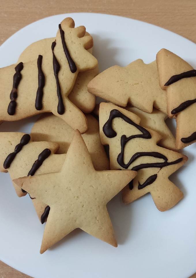 Una foto de Galletas de mantequilla con chocolate 🍫😋