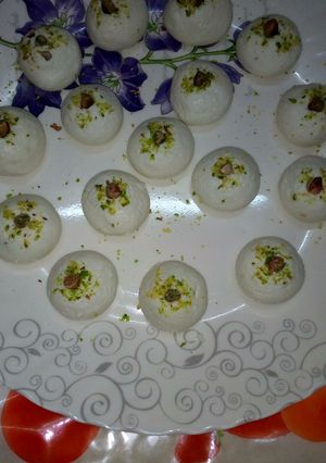 A picture of Malai sandesh.