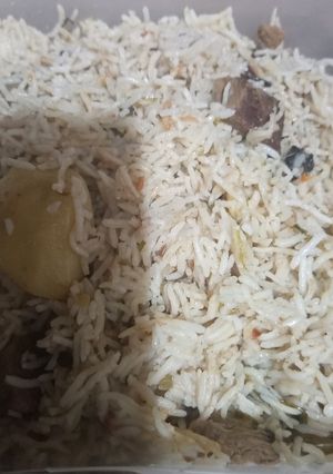 A picture of Beef aloo white pulao.