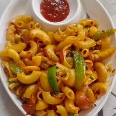 A picture of Schezwan Chilli Macaroni.