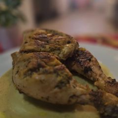 A picture of Green chicken tikka.