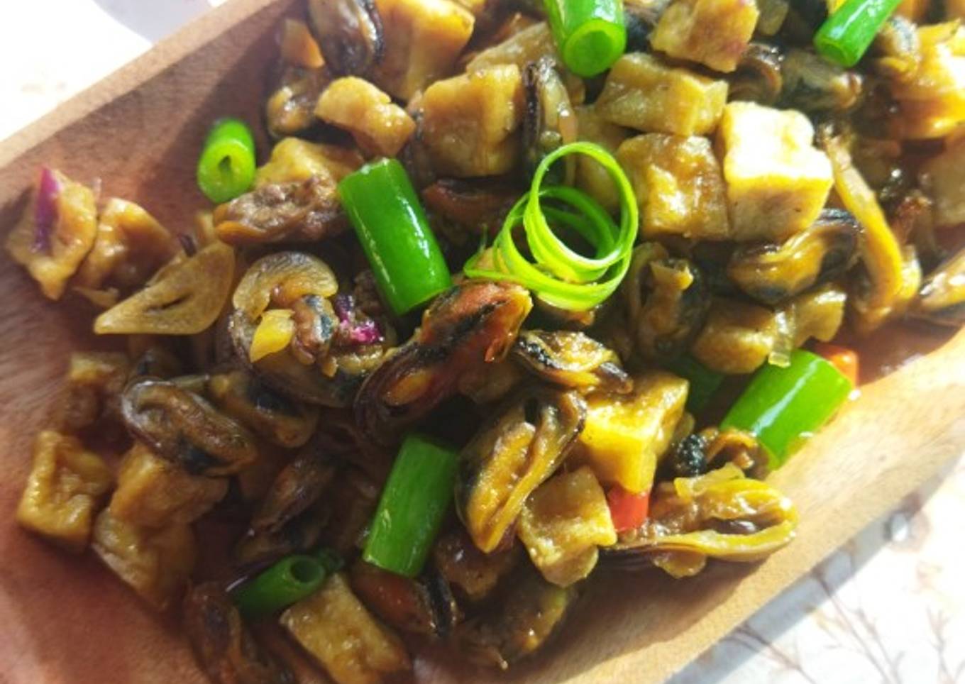 Tumis kerang hijau tahu petis madura