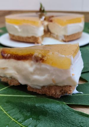 Una foto de Cheesecake de queso y brevas