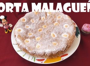 Una foto de Torta malagueña con almendras