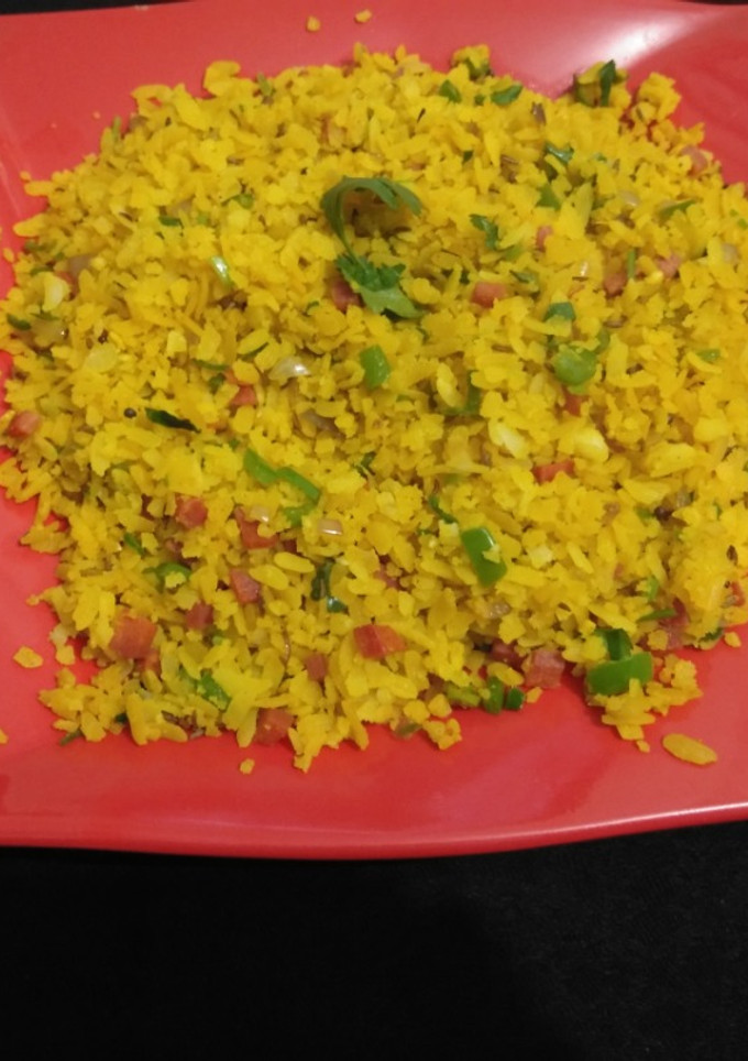 पोहा (Poha recipe in hindi) रेसिपी मुख्य फोटो