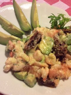Une photo de Salade d'avocat aux crevettes